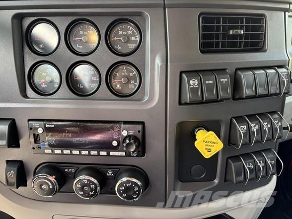 Peterbilt 567 Φορτηγά Ανατροπή