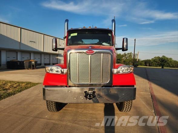 Peterbilt 567 Τράκτορες