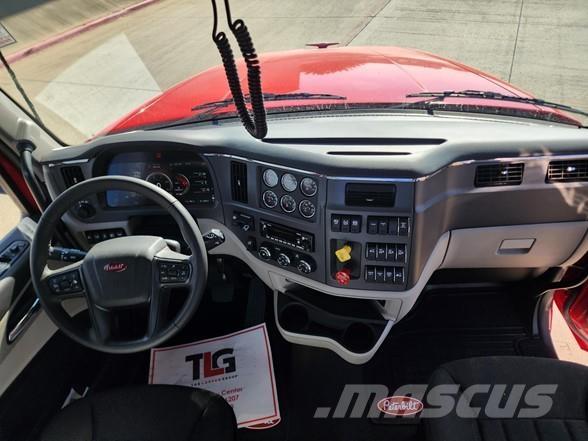 Peterbilt 567 Τράκτορες