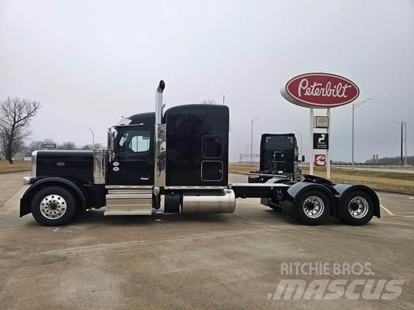 Peterbilt 589 Τράκτορες