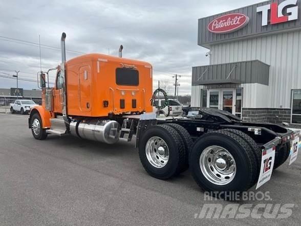 Peterbilt 589 Τράκτορες