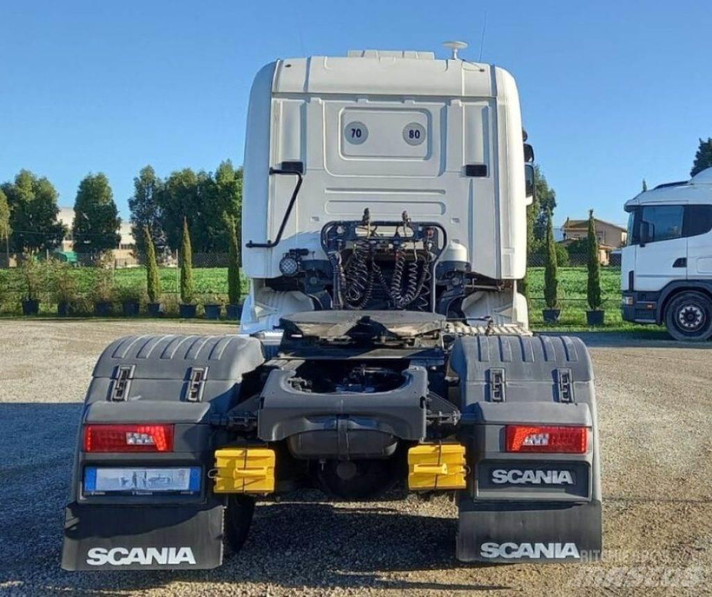 Scania R450 Τράκτορες