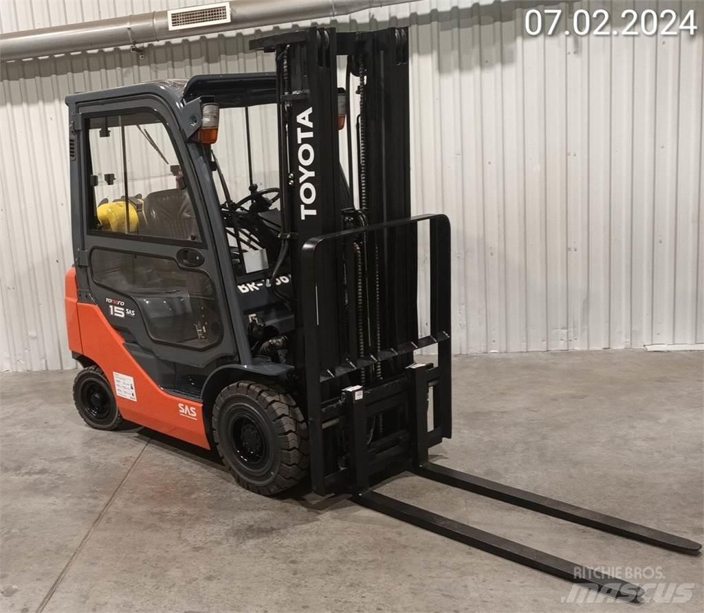 Toyota 02-8FGF15 Περονοφόρα ανυψωτικά κλαρκ με φυσικό αέριο LPG