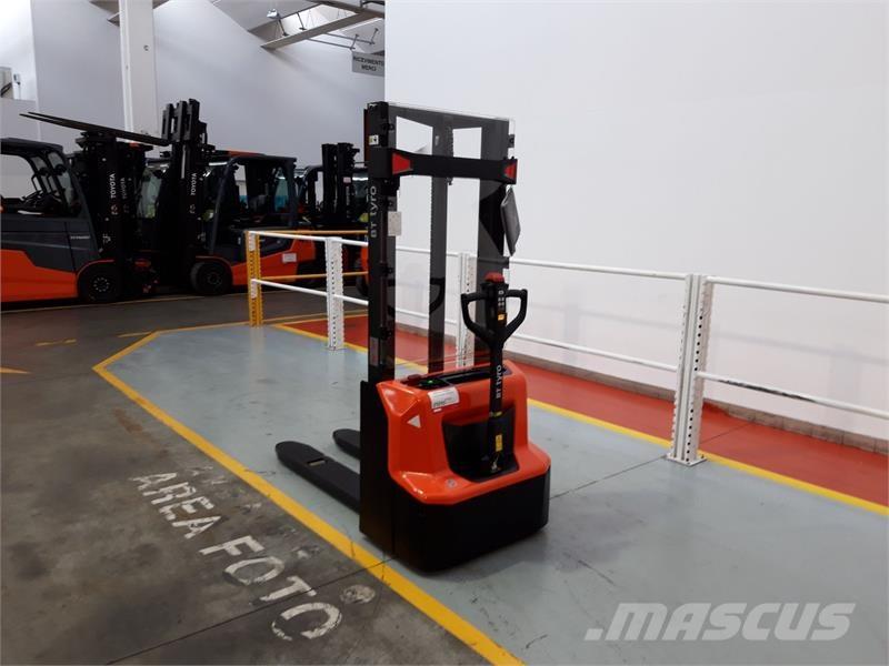 BT SHE100 Χειροκίνητα παλετοφόρα