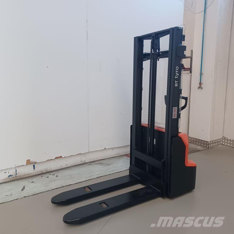 BT SHE100 Χειροκίνητα παλετοφόρα