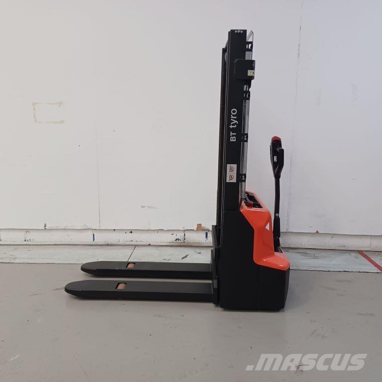 BT SHE100 Χειροκίνητα παλετοφόρα