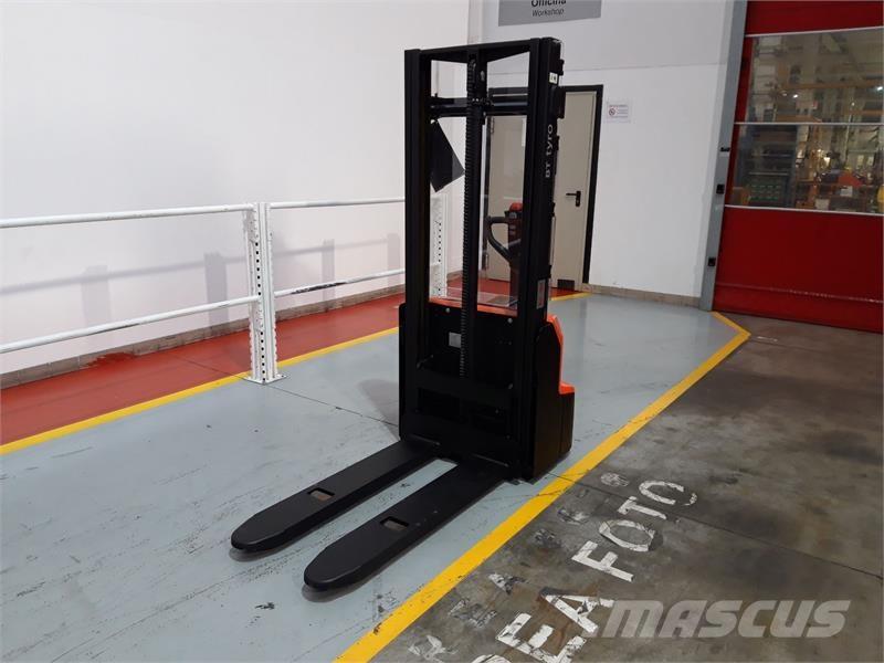 BT SHE100 Χειροκίνητα παλετοφόρα