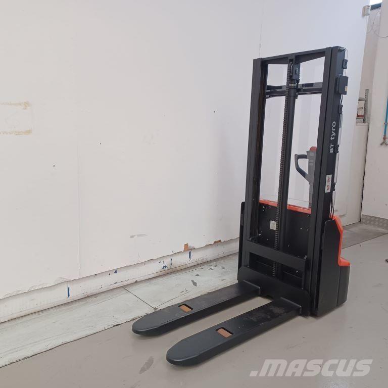 BT SHE100 Χειροκίνητα παλετοφόρα