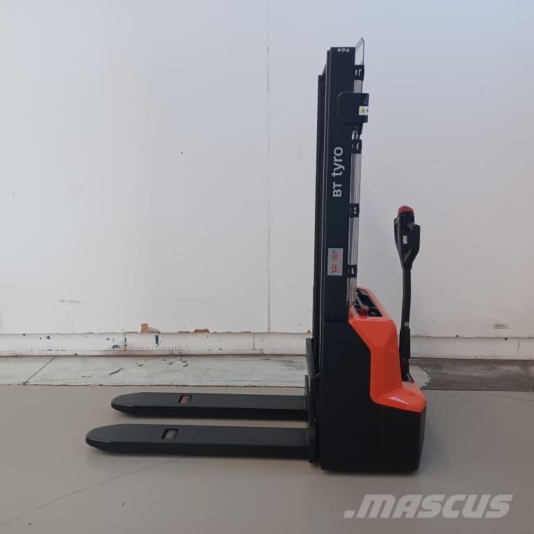 BT SHE100 Χειροκίνητα παλετοφόρα