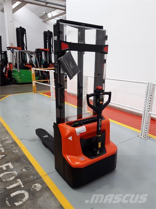 BT SHE100 Χειροκίνητα παλετοφόρα