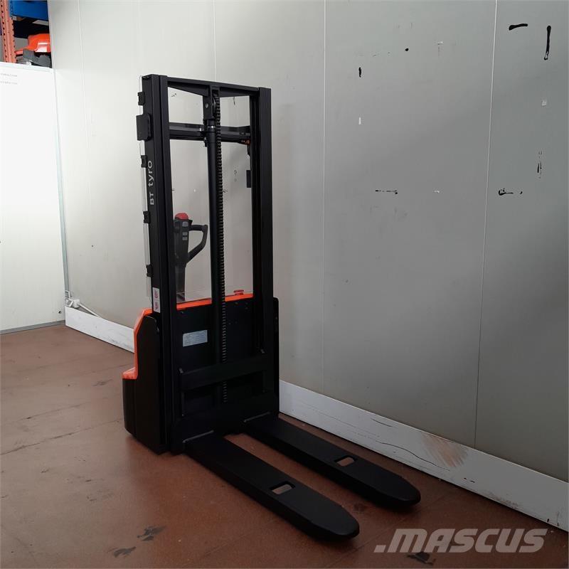 BT SHE100 Χειροκίνητα παλετοφόρα