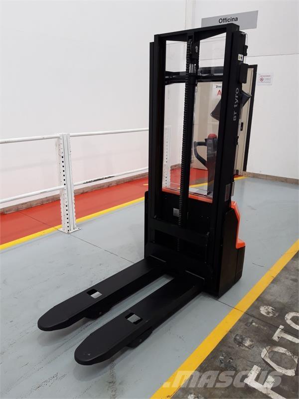 BT SHE100 Χειροκίνητα παλετοφόρα