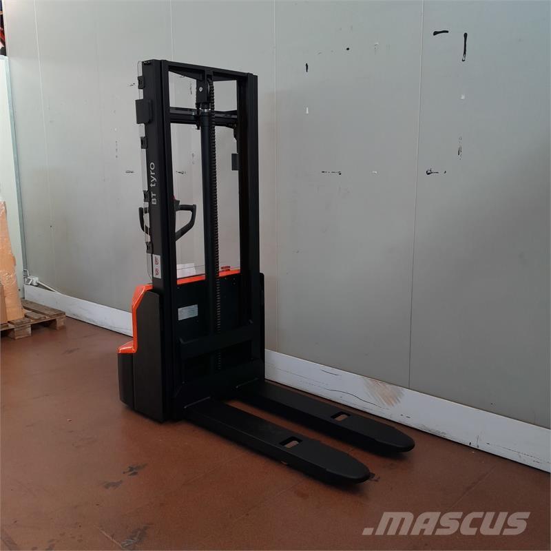 BT SHE100 Χειροκίνητα παλετοφόρα