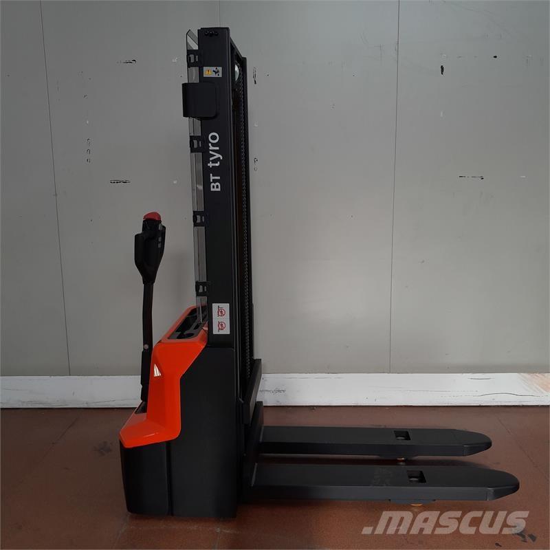 BT SHE100 Χειροκίνητα παλετοφόρα