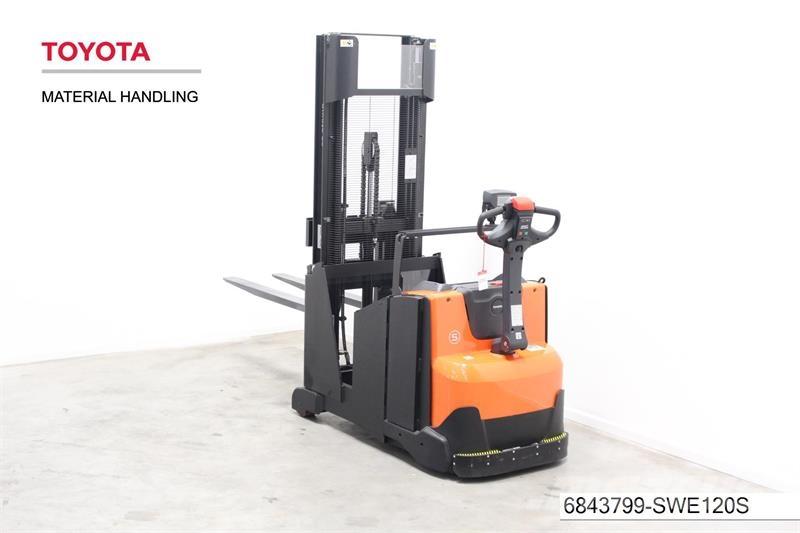 BT SWE120S Παλετοφόρα πεζού χειριστή με ιστό