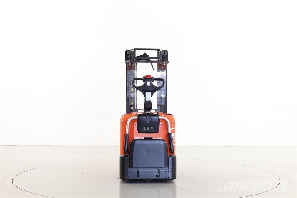 BT SPE125 Παλετοφόρα πεζού χειριστή με ιστό