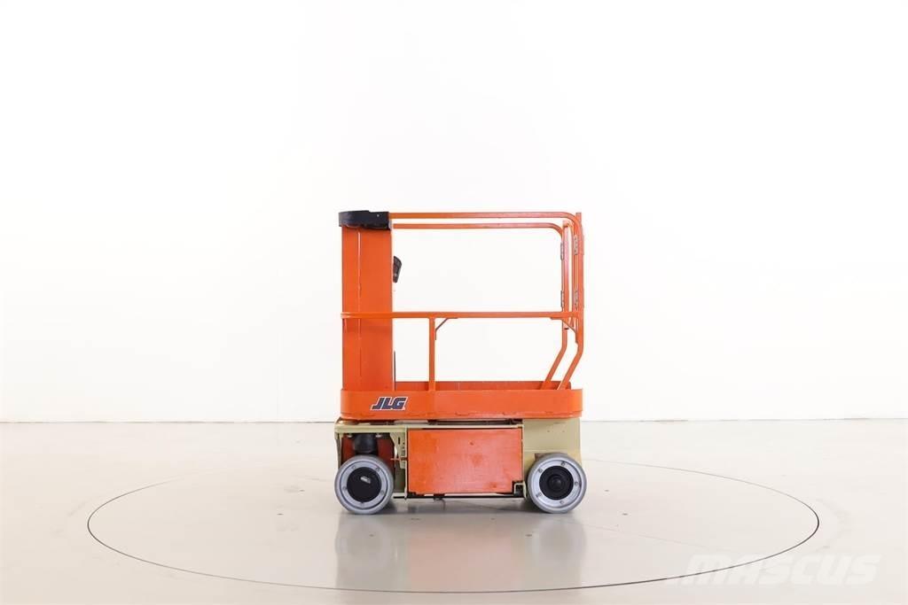 JLG 1230ES Ανυψωτήρες με κατακόρυφους πυλώνες