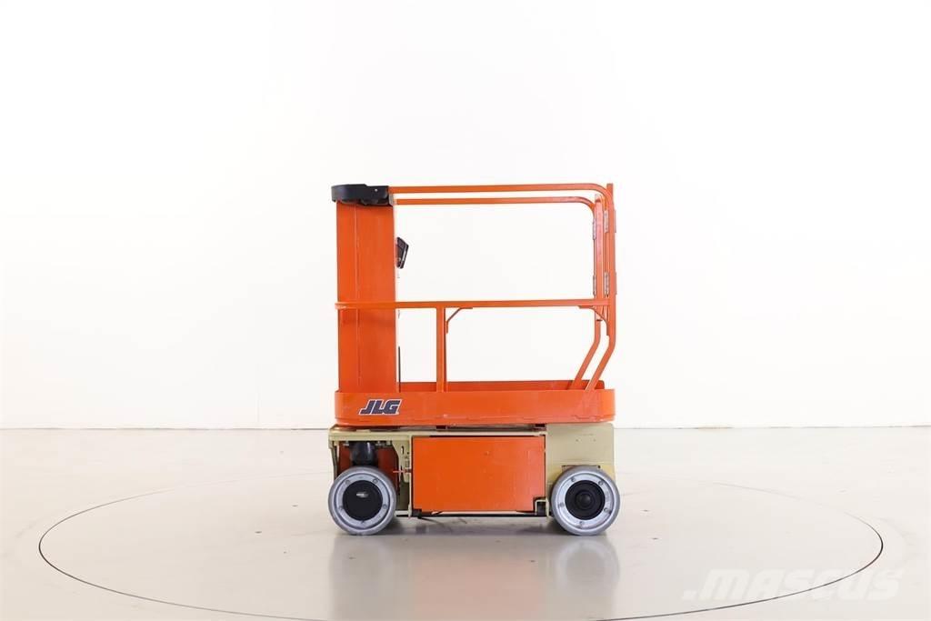 JLG 1230ES Ανυψωτήρες με κατακόρυφους πυλώνες