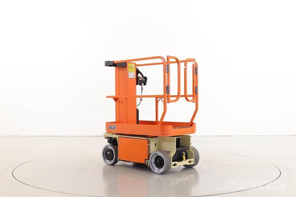 JLG 1230ES Ανυψωτήρες με κατακόρυφους πυλώνες