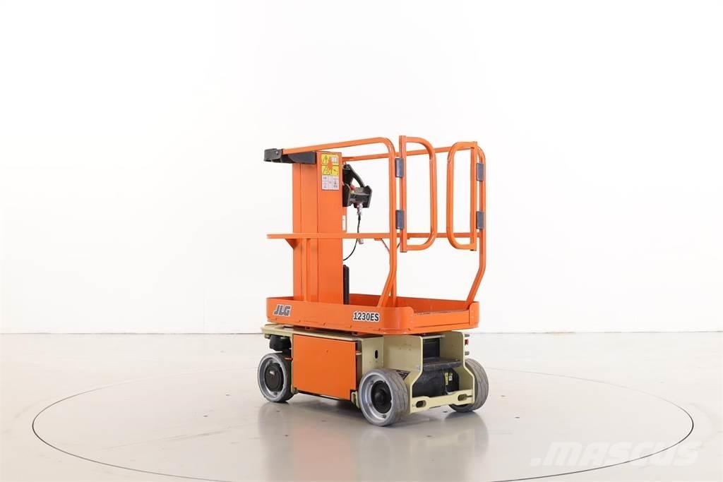 JLG 1230ES Ανυψωτήρες με κατακόρυφους πυλώνες