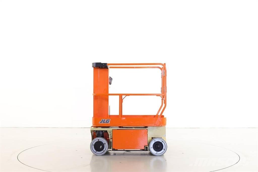JLG 1230ES Ανυψωτήρες με κατακόρυφους πυλώνες