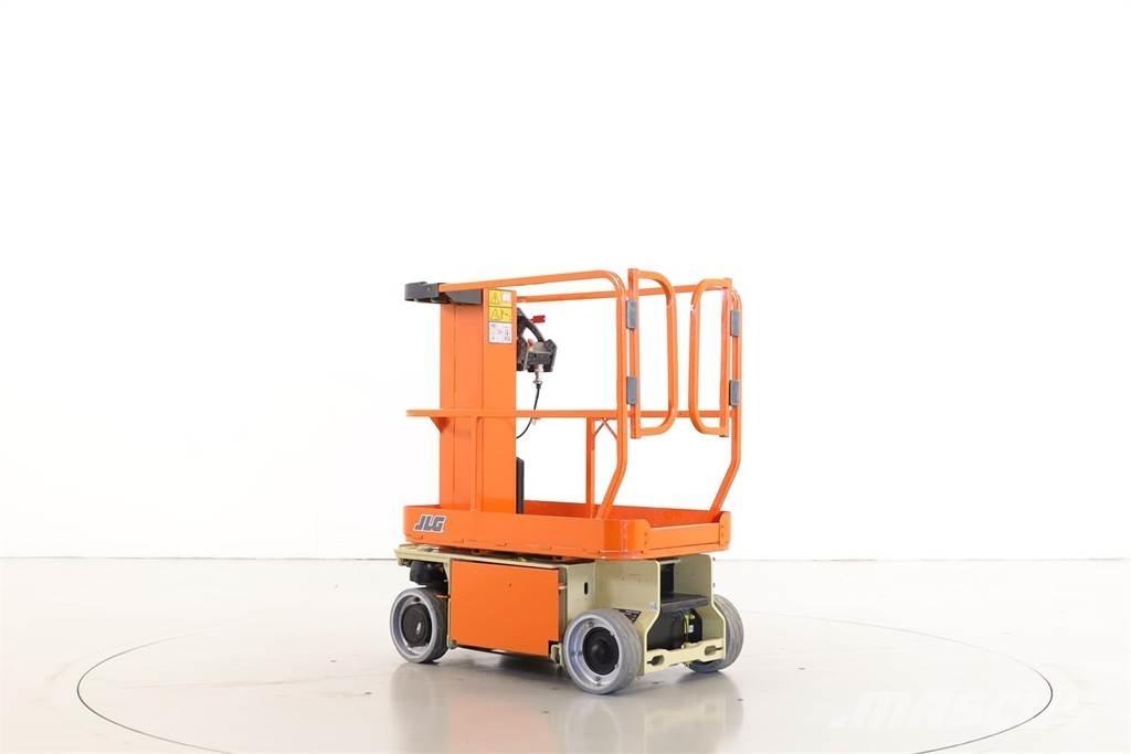 JLG 1230ES Ανυψωτήρες με κατακόρυφους πυλώνες