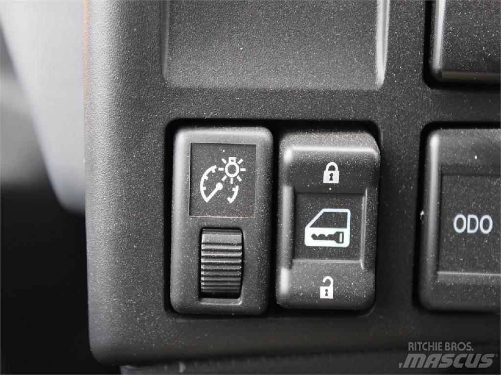 Isuzu NRR Φορτηγά με γερανό & γάτζο