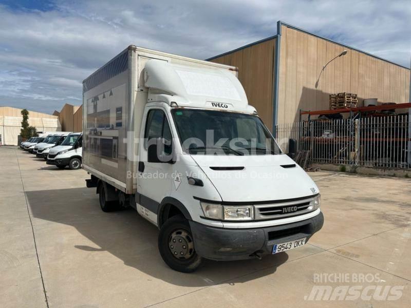 Iveco 35C14 Κλειστού τύπου