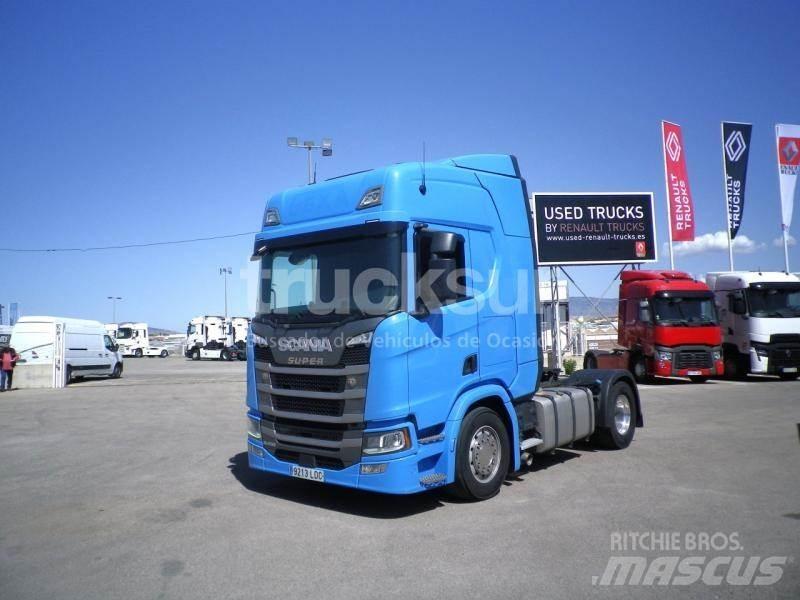 Scania R450 Τράκτορες