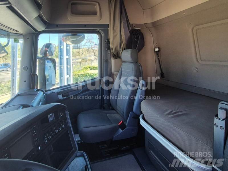 Scania R450 Τράκτορες