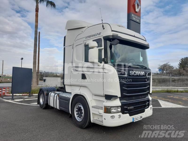 Scania R520 Τράκτορες
