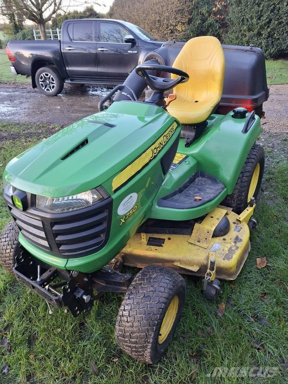 John Deere X750 Χορτοκοπτικά