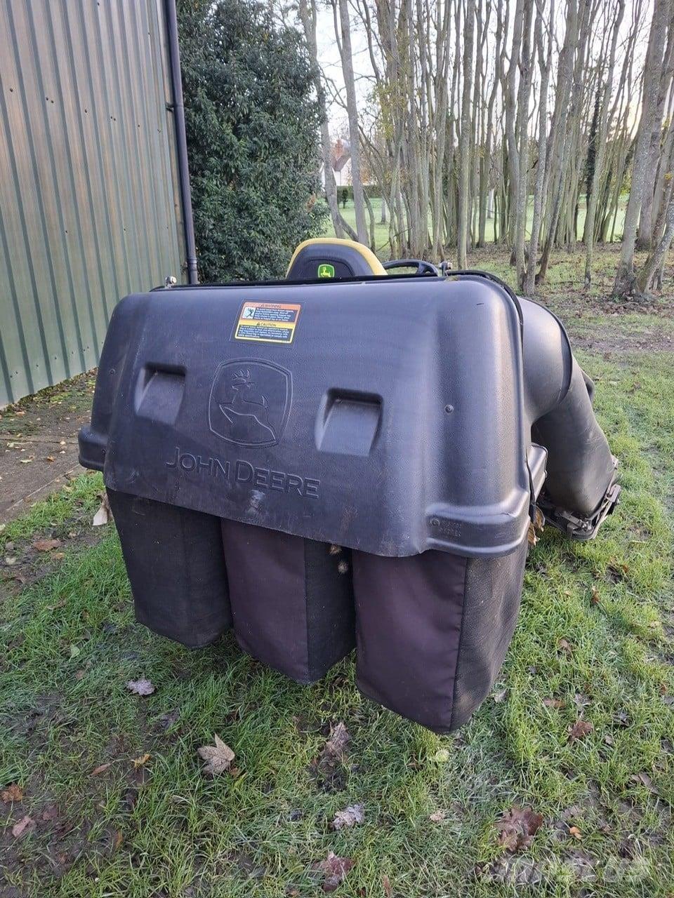 John Deere X750 Χορτοκοπτικά