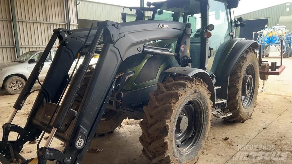 Valtra G135A Τρακτέρ