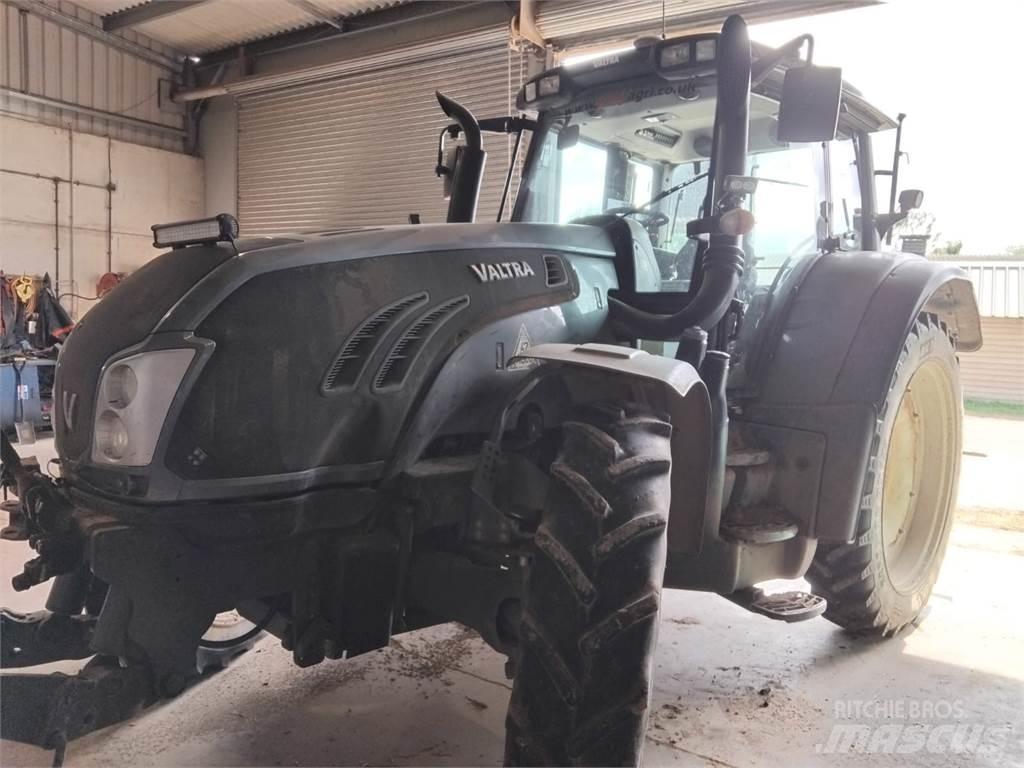 Valtra T183V Τρακτέρ