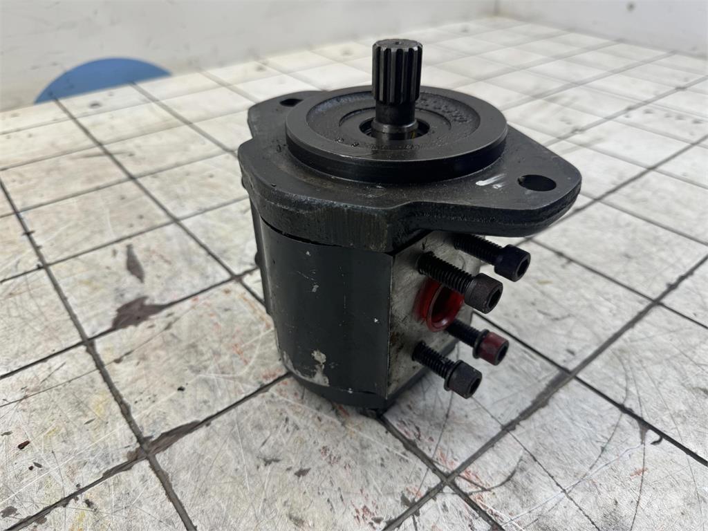  Gear pump Εξαρτήματα και εξοπλισμός για γερανούς