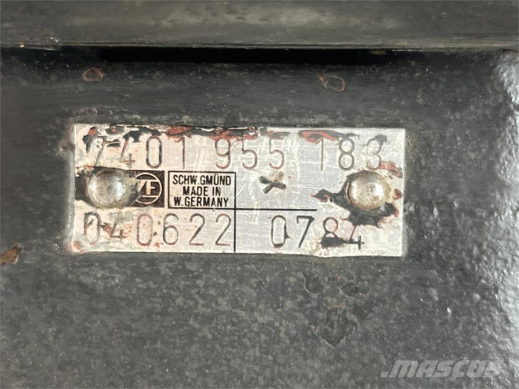ZF Steering Box Εξαρτήματα και εξοπλισμός για γερανούς
