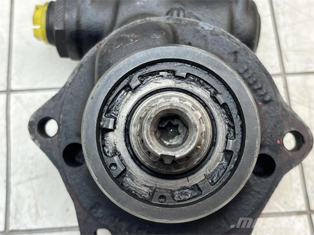 ZF steering pump Εξαρτήματα και εξοπλισμός για γερανούς