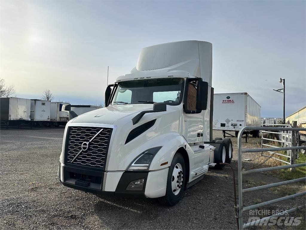 Volvo VNL300 Τράκτορες