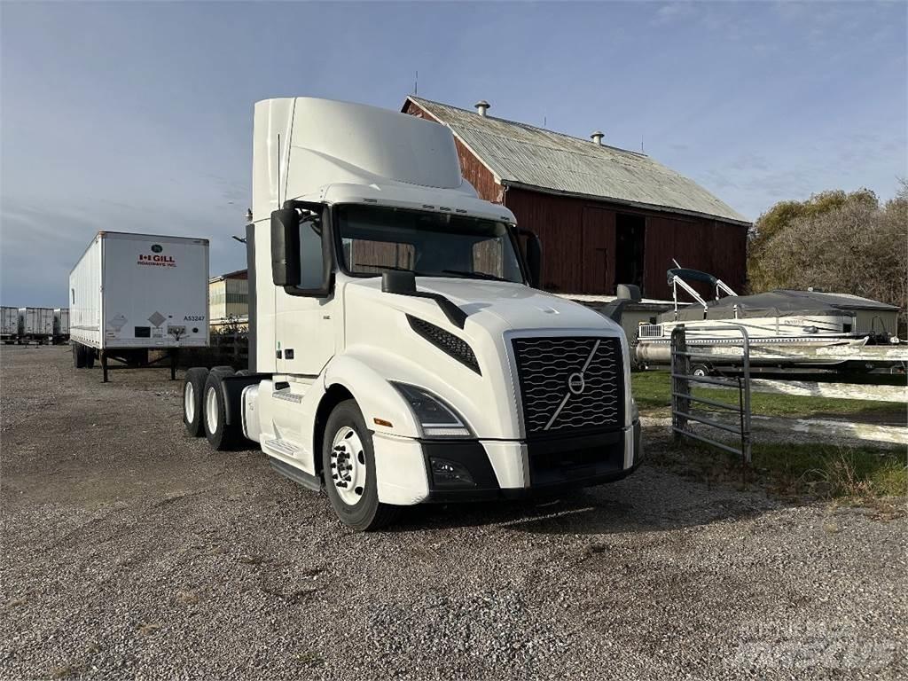 Volvo VNL300 Τράκτορες