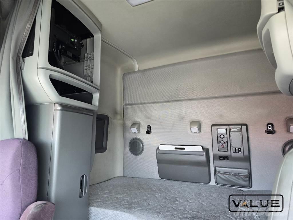 Volvo VNL740 Τράκτορες