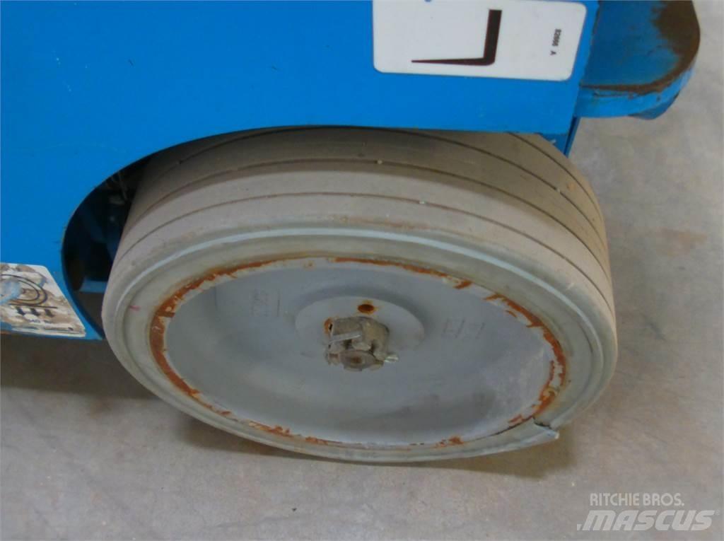 Genie GRC12 Ανυψωτήρες με κατακόρυφους πυλώνες