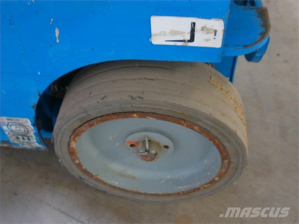 Genie GRC12 Ανυψωτήρες με κατακόρυφους πυλώνες