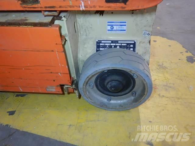 JLG 1230ES Ανυψωτήρες με κατακόρυφους πυλώνες