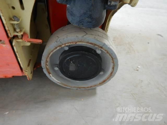 JLG 1230ES Ανυψωτήρες με κατακόρυφους πυλώνες