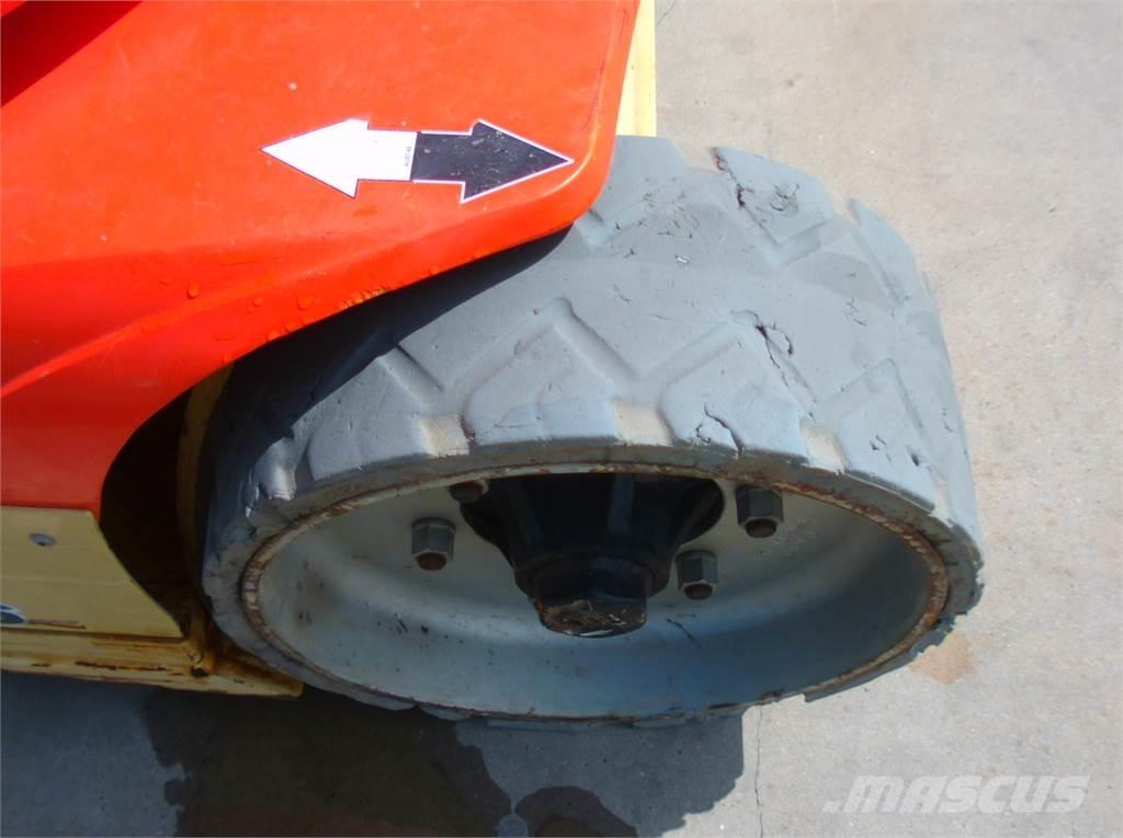 JLG Toucan 12E+ Ανυψωτήρες με κατακόρυφους πυλώνες