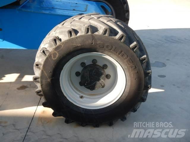 Manitou 200ATJ Ανυψωτήρες με αρθρωτό βραχίονα
