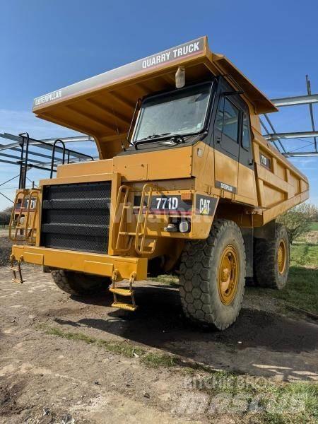 CAT 771D Άκαμπτα Dumper με ανατρεπόμενο κάδο