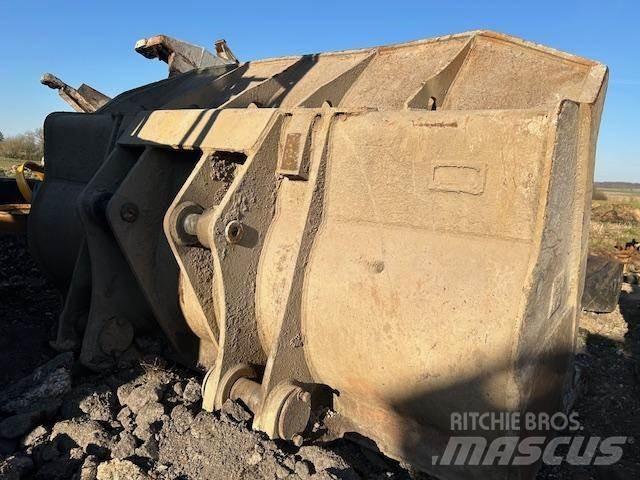 CAT 973D Κουβάδες