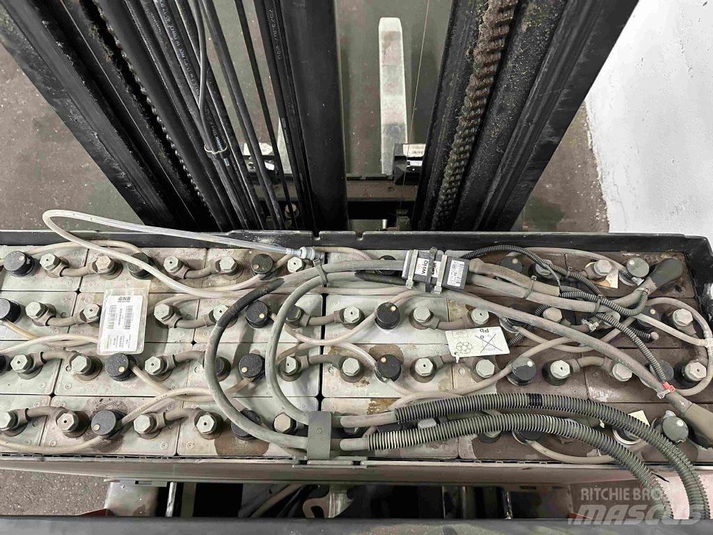 BT RRE 140 - TRIPLEX 9 m Ανυψωτικά στενών δρόμων